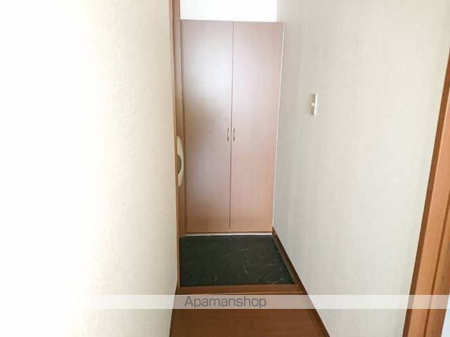 コンフィール入山瀬の玄関写真