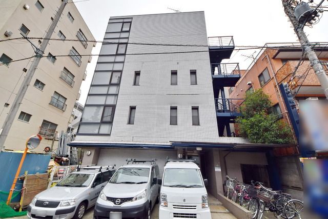 建物外観　★千歳船橋駅徒歩6分で、通勤通学に便利です★