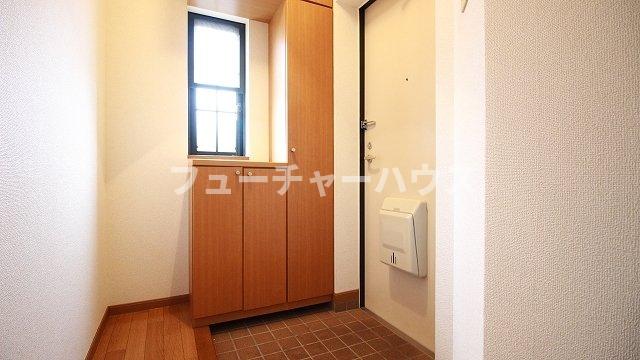 玄関　落ち着いた玄関です