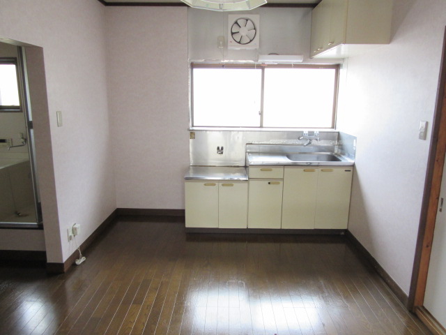 メゾンエイトB棟のキッチン写真