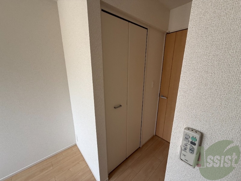 収納　洋室の収納の写真です。高さがあり、使いやすそうですね。