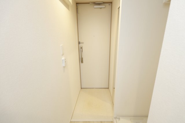 ＪＲ総武線快速 新小岩駅 徒歩27分 3階建 築4年の玄関写真