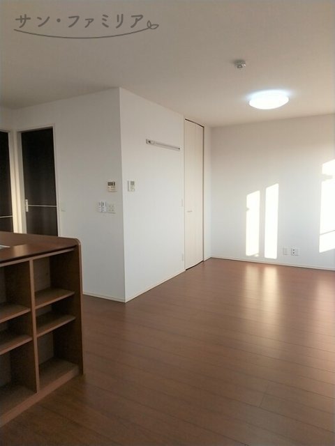 居室・リビング　同一物件別部屋写真