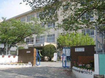 小学校　福岡市立城南小学校（小学校）まで482m