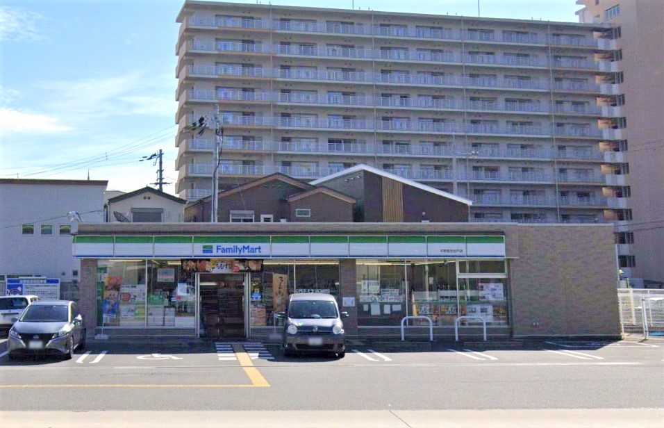 コンビニ　ファミリーマート平野長吉出戸店（コンビニ）まで471m
