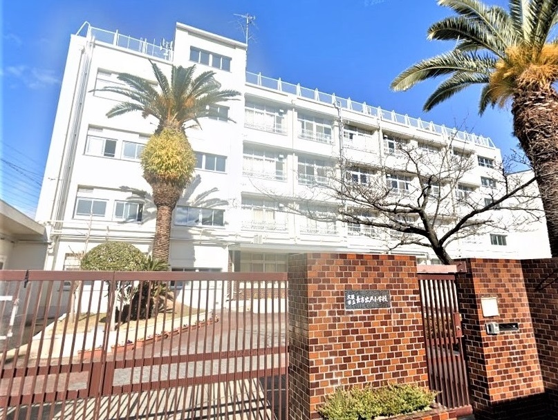 小学校　大阪市立長吉出戸小学校（小学校）まで613m