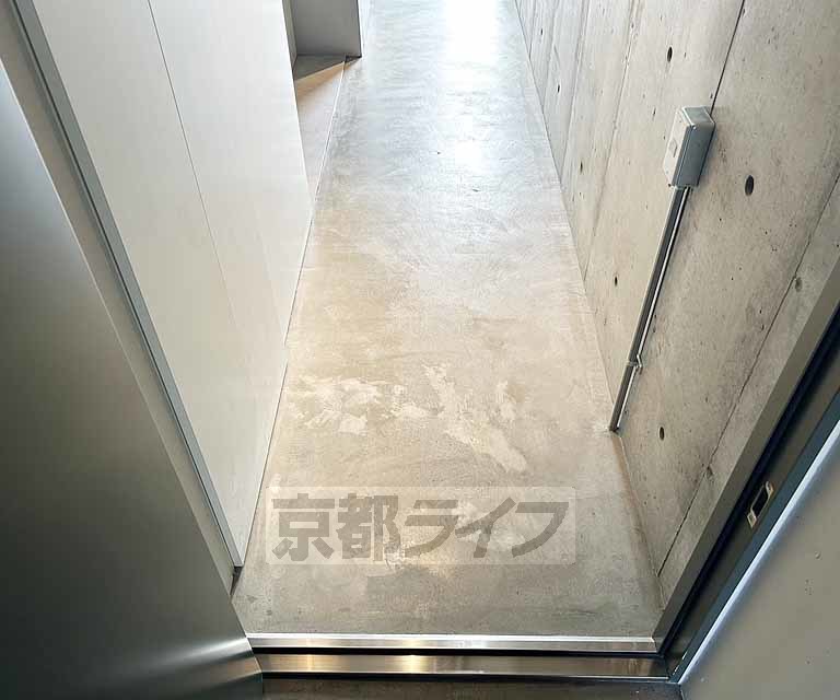 【京都市下京区茶磨屋町のマンションの玄関】