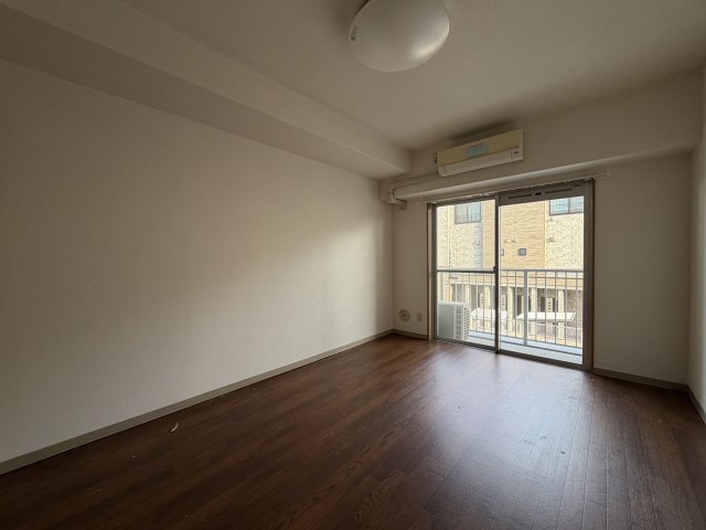 居室・リビング　別号室の写真です。