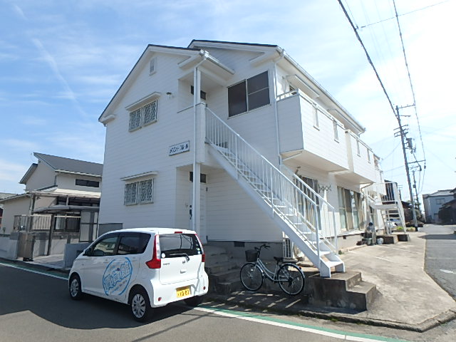 加古川市尾上町養田のアパートの建物外観