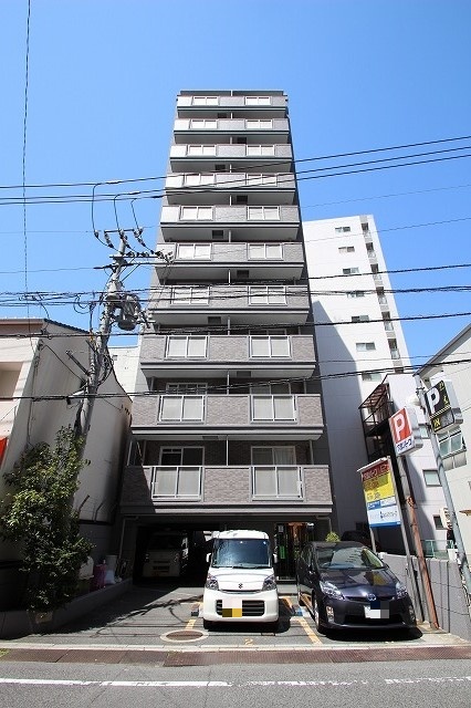 広島市南区京橋町のマンションの建物外観