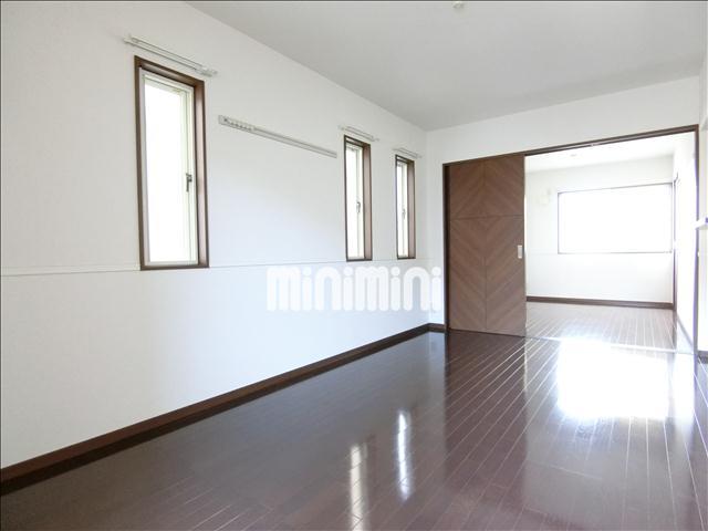 居室・リビング　２面採光、角部屋です。