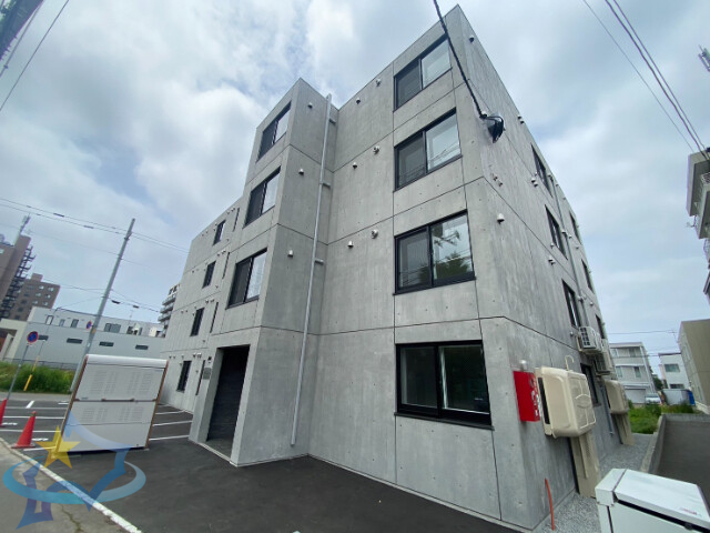 【札幌市白石区菊水九条のマンションの建物外観】