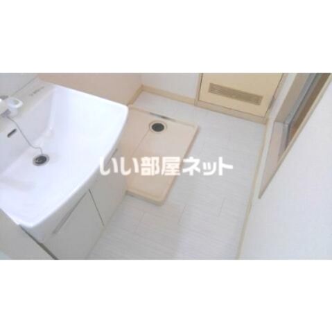 【伊勢原市池端のアパートの洗面設備】