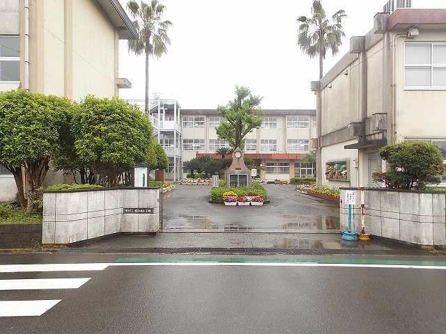 【フェリーチェの小学校】