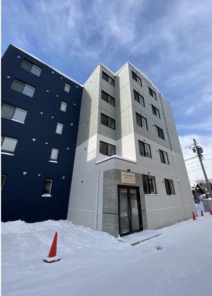 札幌市東区北十七条東のマンションの建物外観