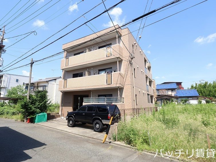 名古屋市中川区荒子町のマンションの建物外観