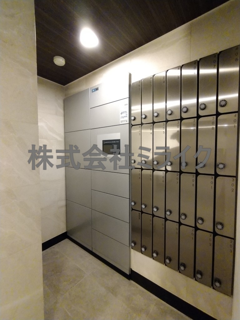 ＪＲ山手線 目白駅 徒歩6分 4階建 築6年の外観写真
