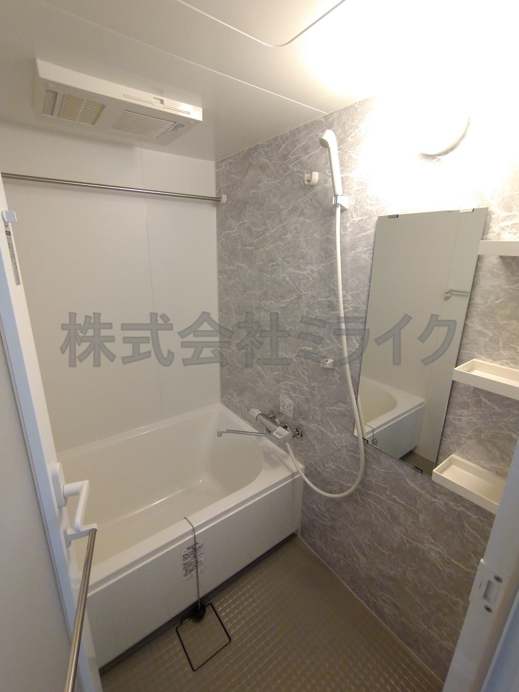 ＪＲ山手線 目白駅 徒歩6分 4階建 築6年の風呂写真