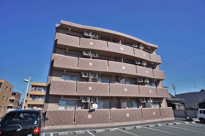 【Ｓａｎｄｙ　Ｂｅａｃｈの建物外観】