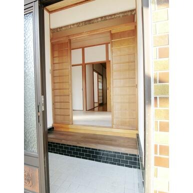 ＪＲ呉線 安芸阿賀駅 徒歩18分 2階建 築43年の玄関写真