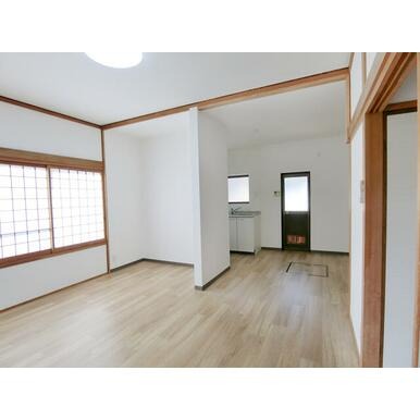 ＪＲ呉線 安芸阿賀駅 徒歩18分 2階建 築43年の居間写真