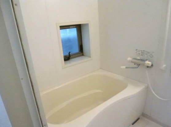 バス・シャワールーム　★ゆったりとできる広さの浴槽★