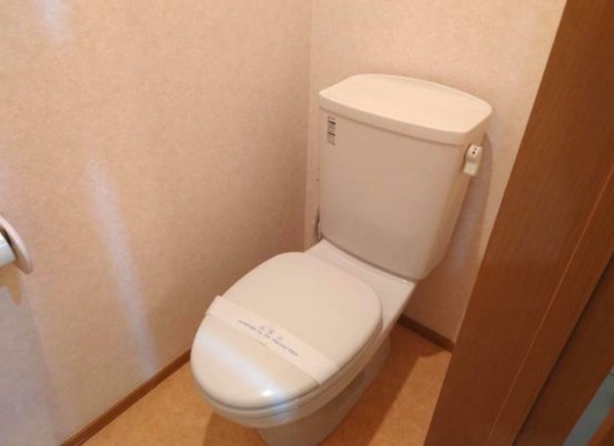 トイレ　★コンセント有、温水洗浄便座取り付け可能★