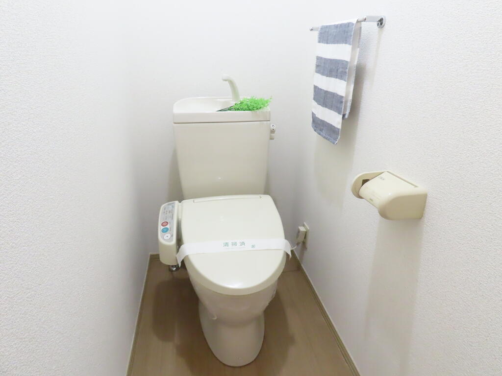 トイレ　別号室の写真のものになります