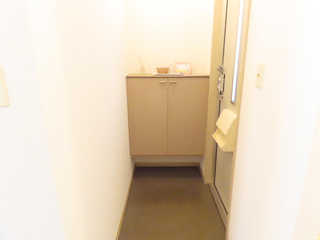 玄関　別号室の写真のものになります