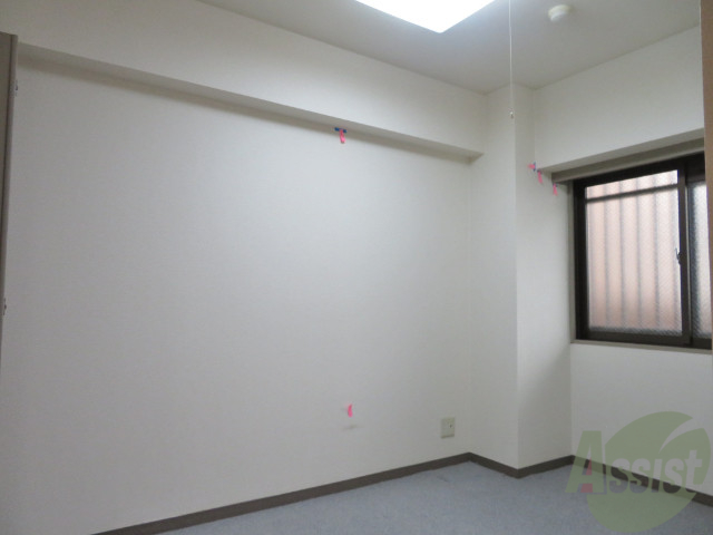 その他部屋・スペース　こちらは洋室を撮影しました。寝室にしましょう。