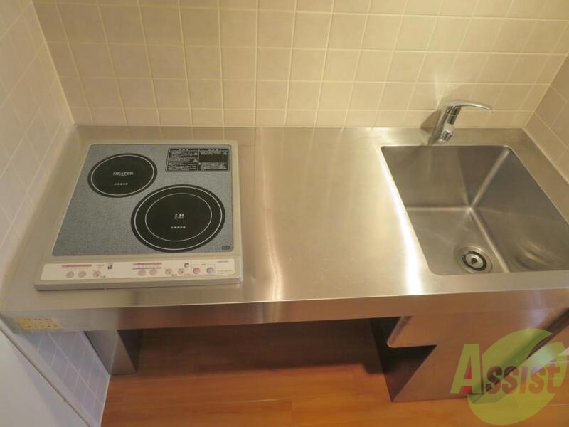 キッチン　まな板置き場もあり広々と料理ができますよ。