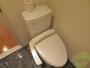 トイレ　各機能付きのトイレになります。便利にお使いいただけます。