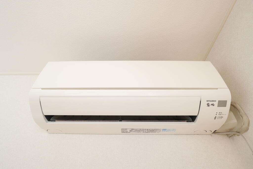 その他設備　エアコン・室内物干し竿付きです♪