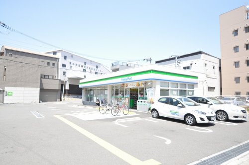 コンビニ　ファミリーマート 九条南二丁目店（コンビニ）まで1296m