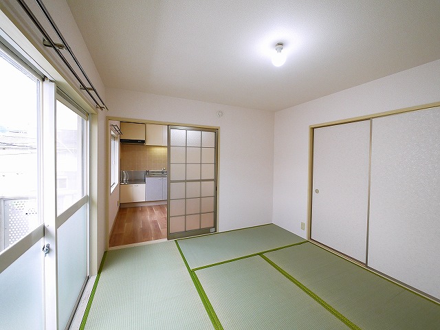 その他部屋・スペース　開放的な寝室です