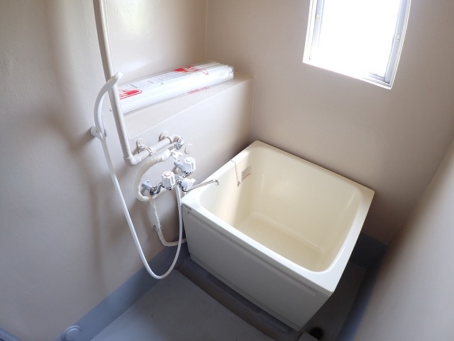 バス・シャワールーム　清潔感のある浴室です