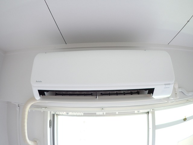 その他設備　洋室6帖にエアコン完備