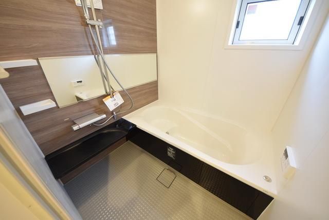 バス・シャワールーム　ゆったりできる追い焚き機能付きバスルーム