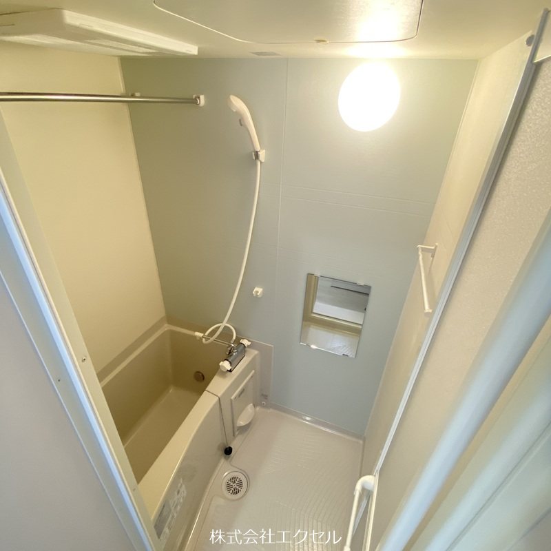 バス・シャワールーム　追い炊き機能、浴室乾燥機付き♪