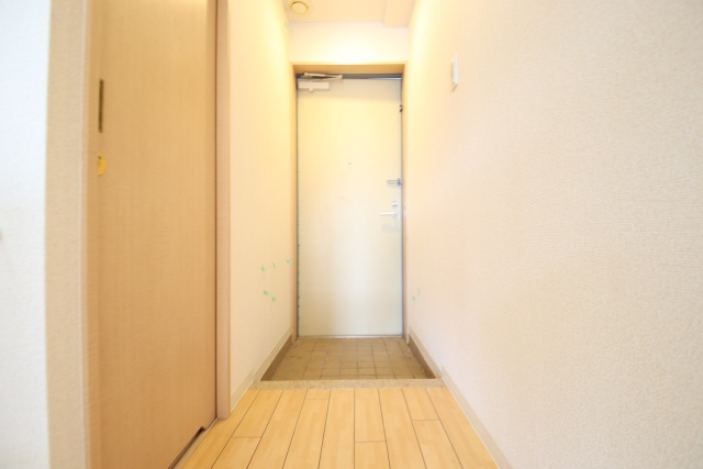 玄関　※別室の参考写真の為、現況優先です。