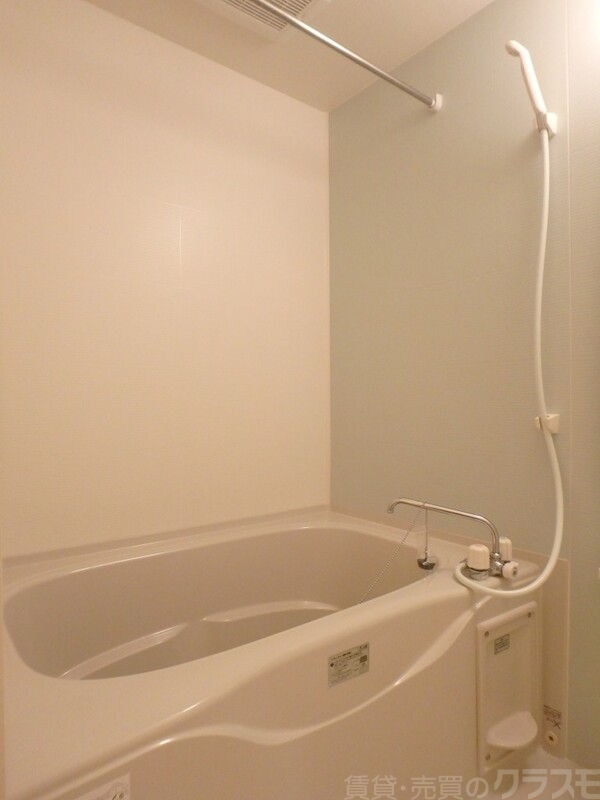 バス・シャワールーム　追焚・浴室乾燥付、設備充実のお風呂です♪