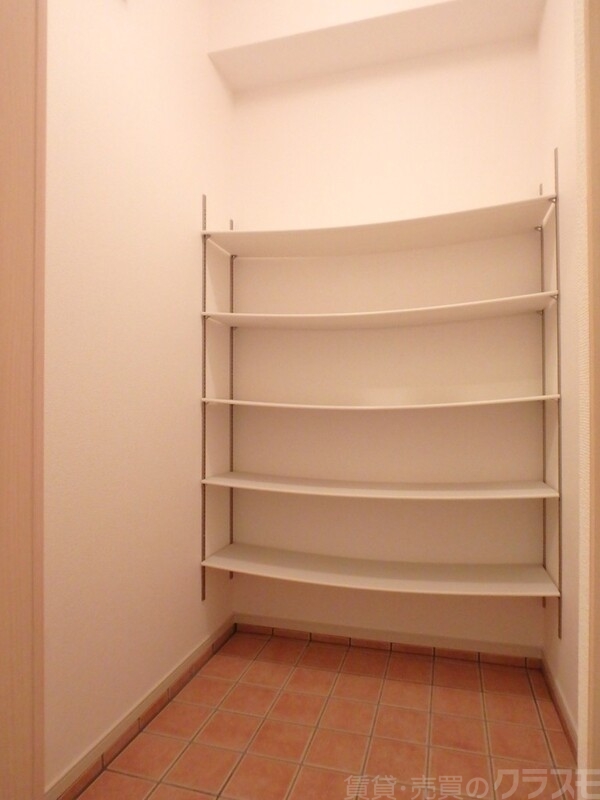 その他設備　シューズインクローゼット、収納力たっぷりです♪