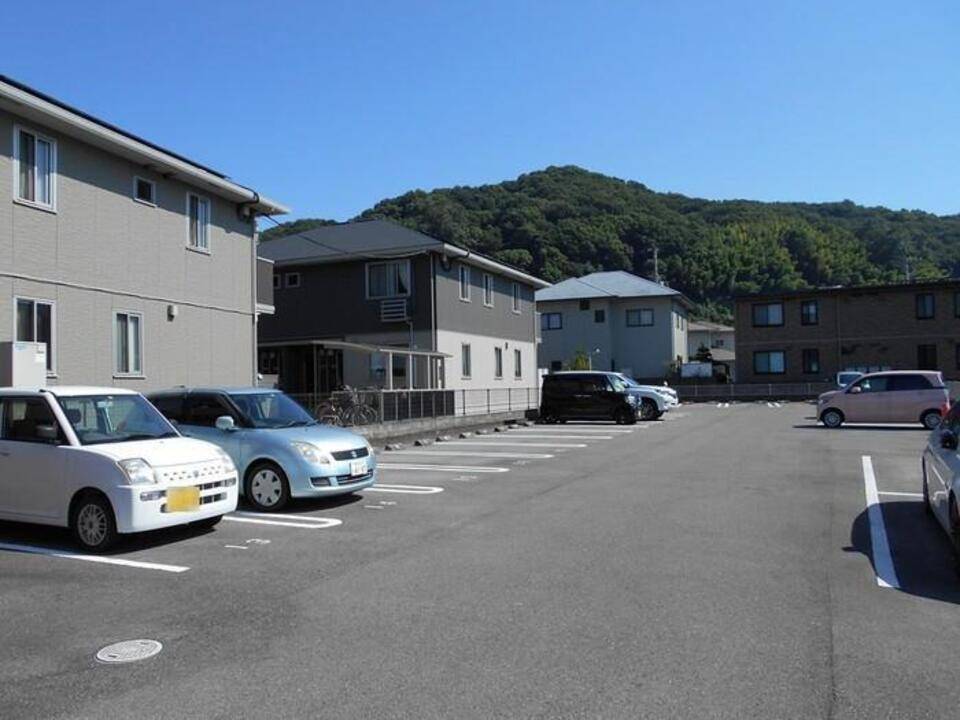 駐車場　駐車場