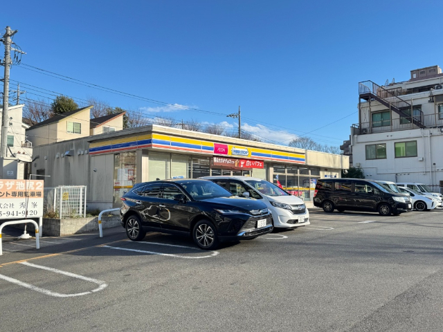 コンビニ　ミニストップ青葉荏田店（コンビニ）まで528m