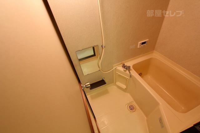 バス・シャワールーム　シンプルで使いやすいお風呂です。