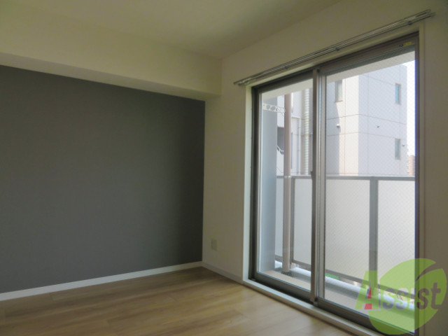 その他部屋・スペース　寝室にも窓が付いていて、朝日で毎日起きれそう。