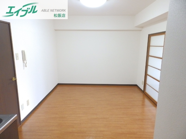 居室・リビング　明るいダイニング