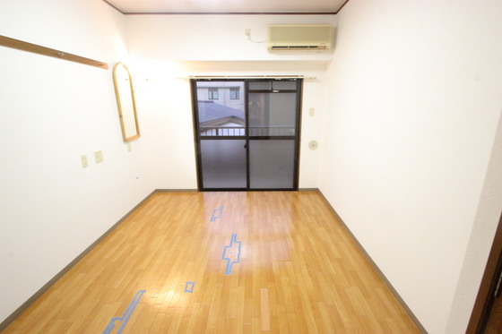 居室・リビング　※別部屋の写真です