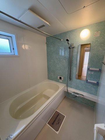 バス・シャワールーム　コンパクトで使いやすいお風呂です