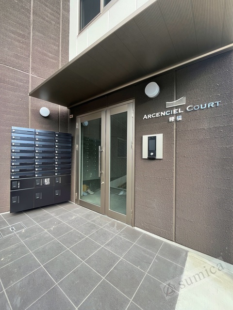 エントランス　明るいエントランスであなたのお帰りをお待ちします＾＾